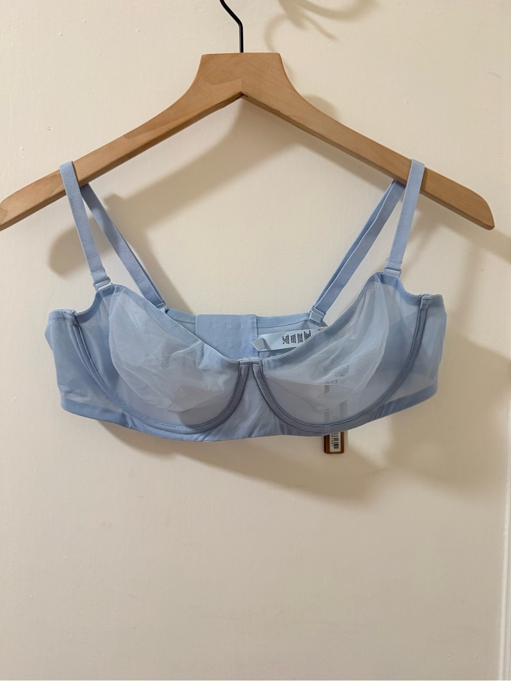 Skims Ultra Fine Mesh Strapless Bra Size 40B NWT